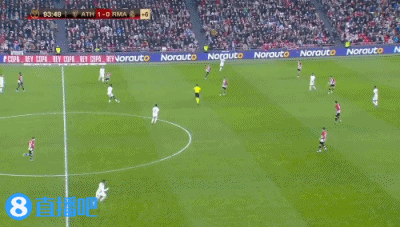 CBA俱乐部杯，山东男篮半场55-50领先青岛男篮，山东队半场打出12人轮换